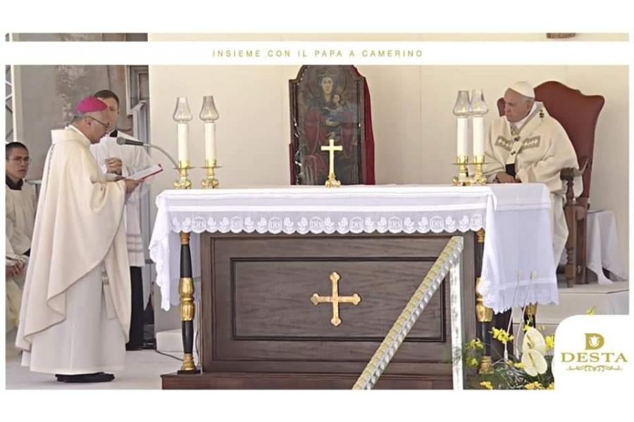 I paramenti Desta per la visita di Papa Francesco ai terremotati di Camerino